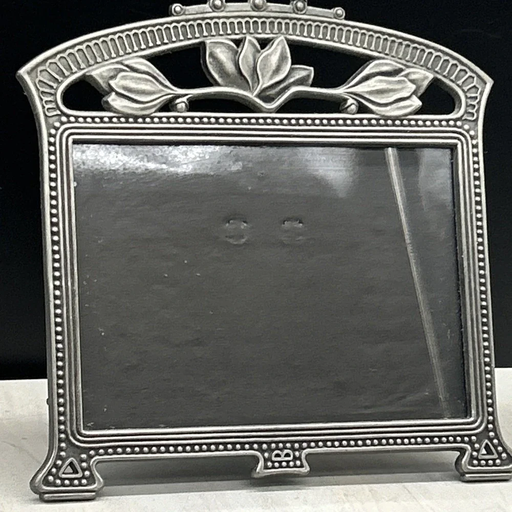 Vintage Westin Gallery Pewter Table-Top Victorian Floral Photo Frame for 5 X 7